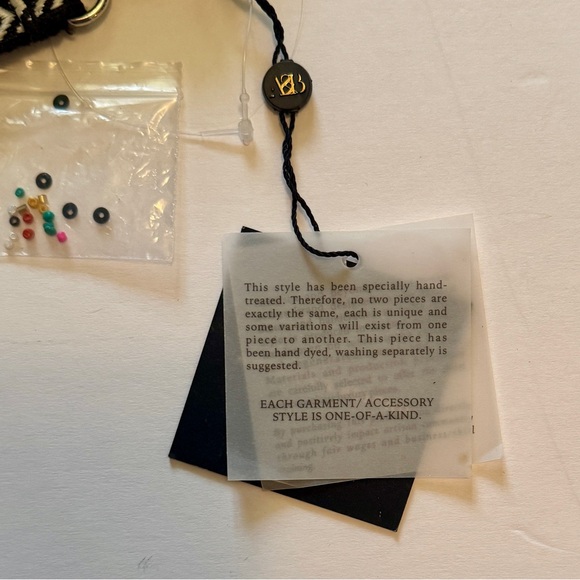 America & Beyond NWT embellished beaded wallet with wristlet - black butterfly - Picture 8 of 12